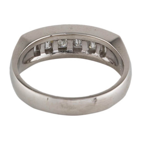 1.01 ctw Diamond Platinum Ring in Size 6.25+ Excellent Conditon - Picture 6 of 14